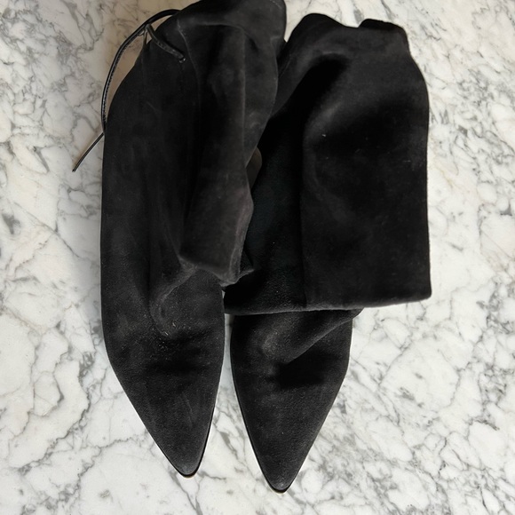 Authentic MaxMara Low Heel Suede Boots - Picture 2 of 5